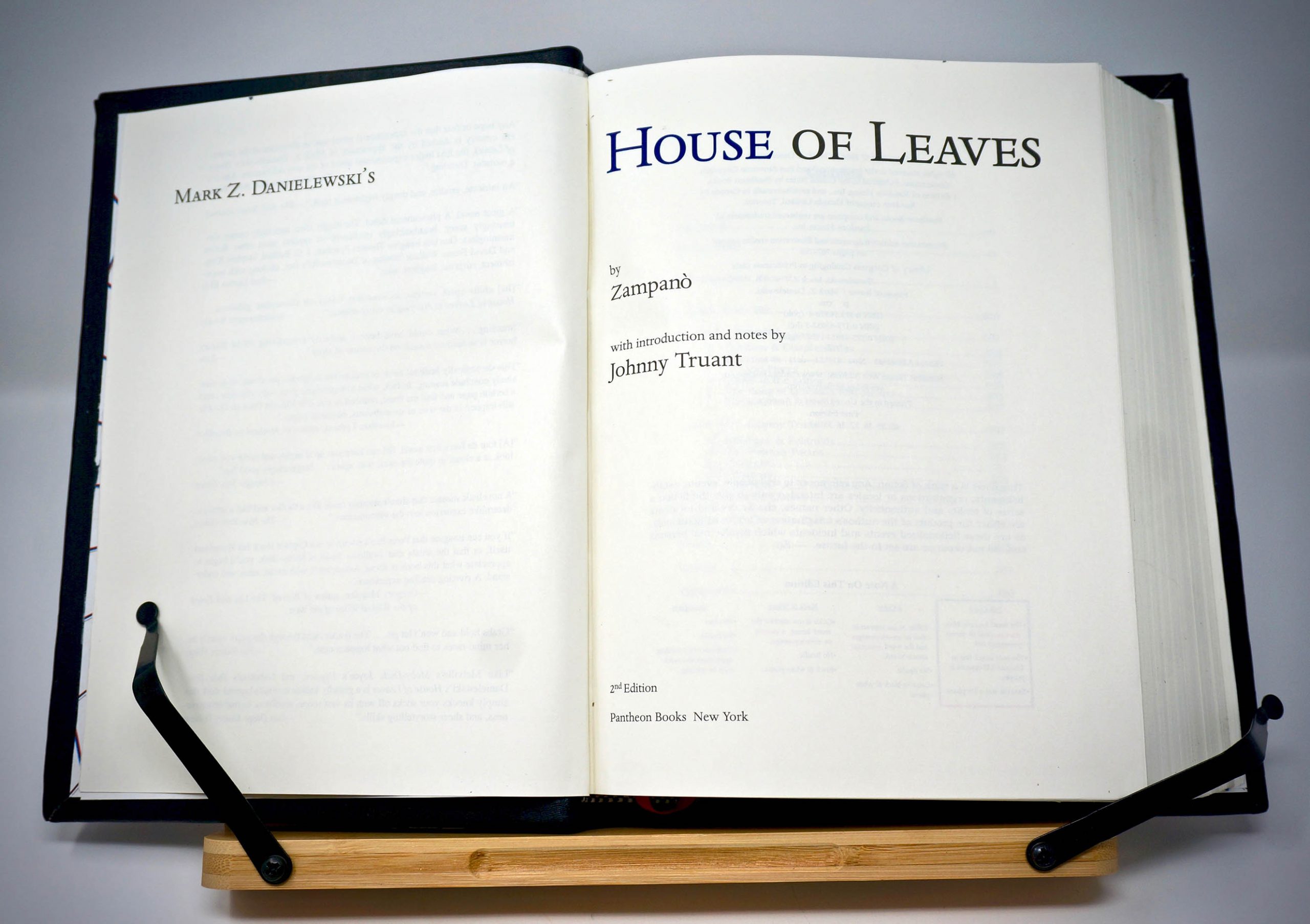 House of Leaves
Custom Leather Bound Book
Boston Harbor Bookbindery
https://bostonharborbooks.com/